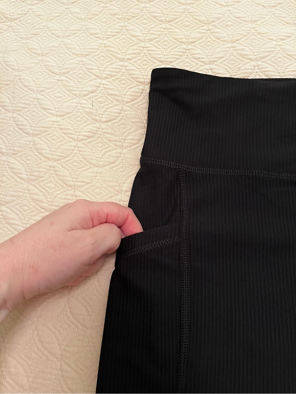 NWT Old Navy Black PowerSoft High-Rise 7/8 Ribbed Athletic Leggings (size Large) - Picture 4 of 10